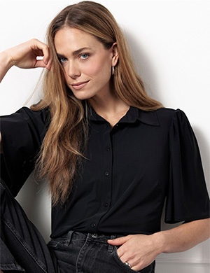 Studio Anneloes outfit in travelstof uit de zomercollectie 2025