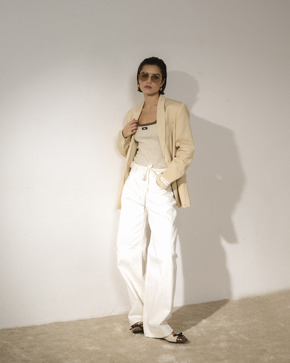 Smart Casual damesoutfit met blazer en hakken