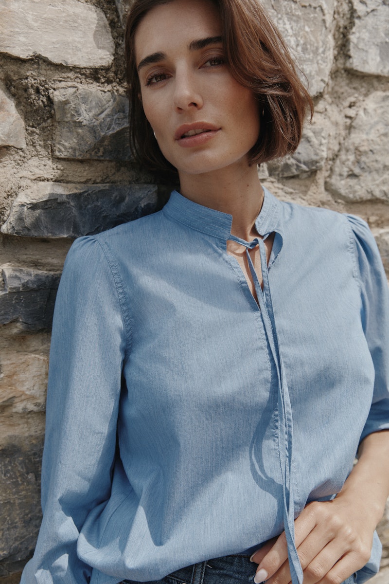 Business casual outfit dames met blazer en pantalon bij Blijdesteijn Tiel