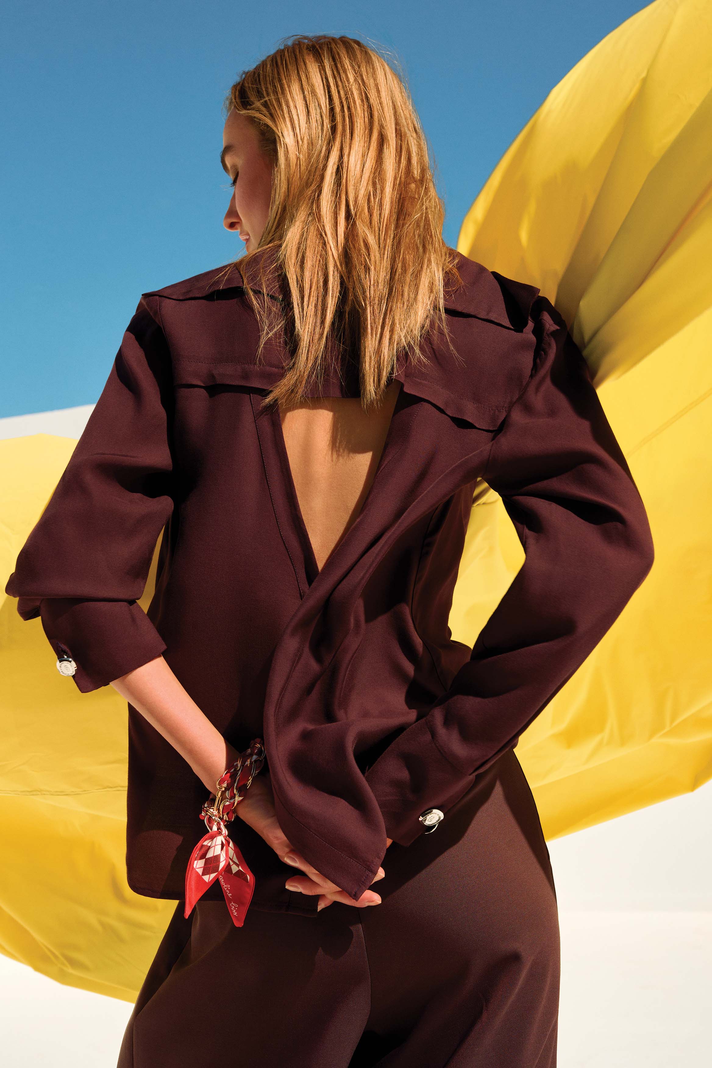 Hard toffee: suède jack en bruine tailoring in toffee en golden ochre