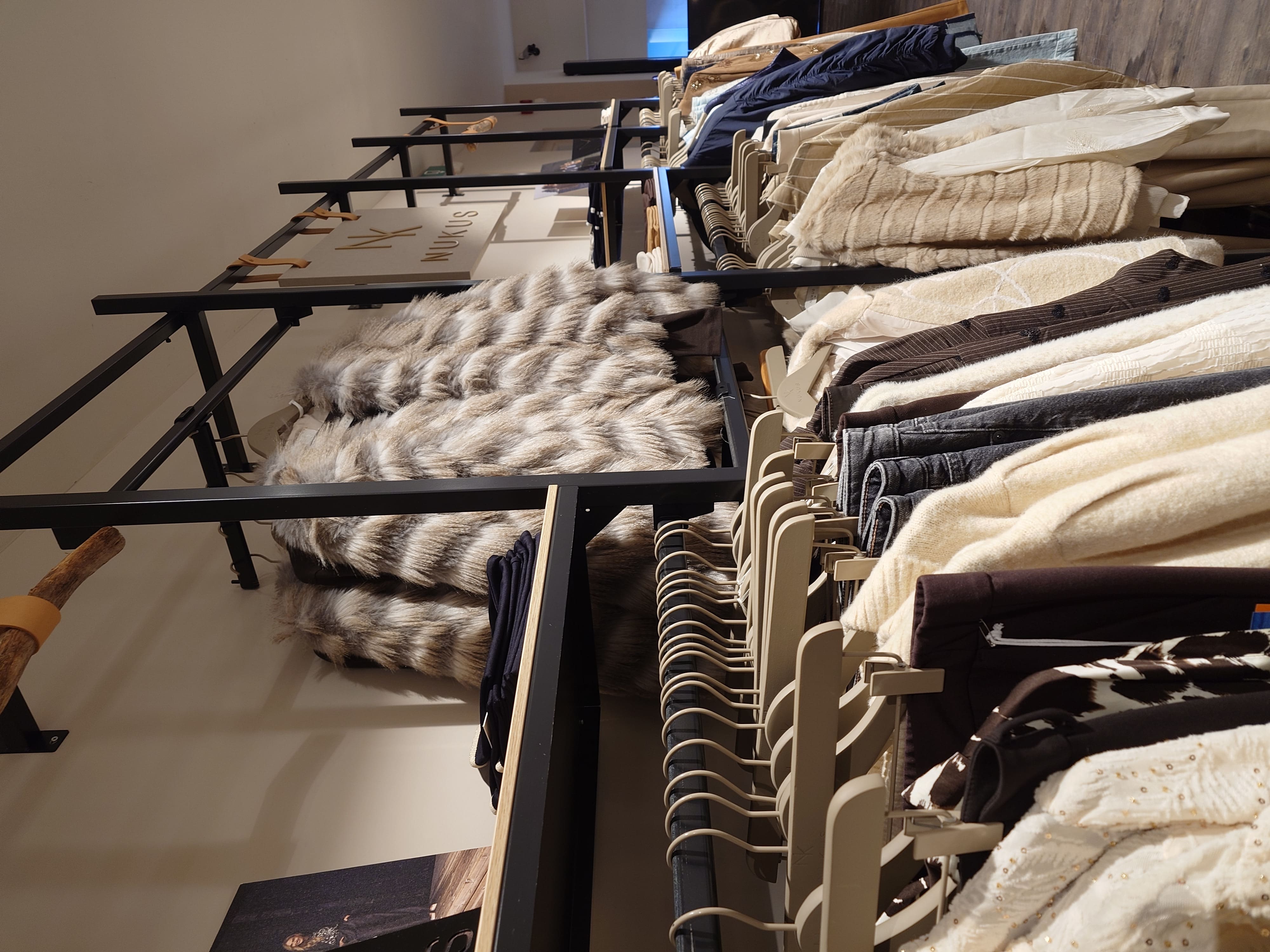 Vernieuwde Nukus shop-in-shop Castelijn Mode Beek