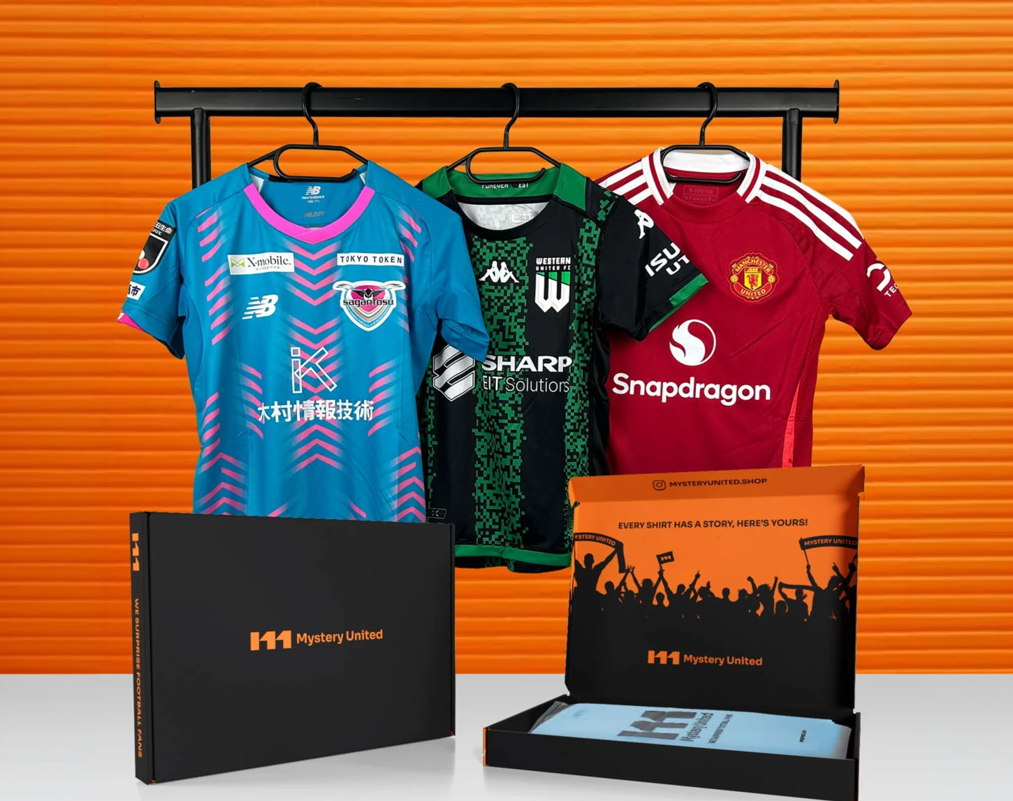 3 junior voetbalshirts van wereldberoemde clubs