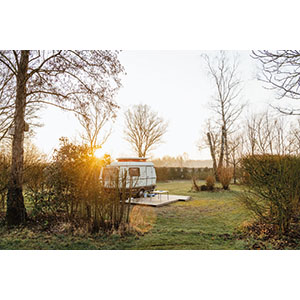 caravan in landelijk gebied