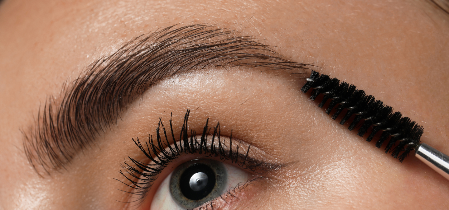 Perfecte wenkbrauwen tekenen met LOOkX Eyebrow pencil