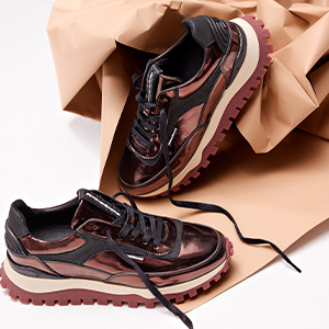 Trend uitgelicht: Shiny Sneakers