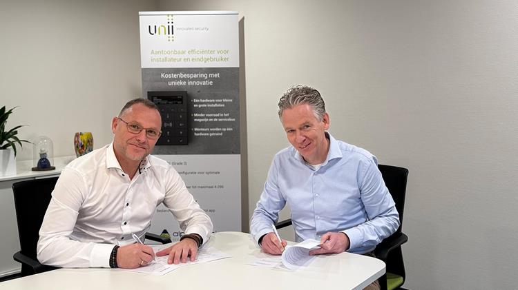 Alphatronics voegt AddSecure Iris-4 440 overdragers toe aan het portfolio