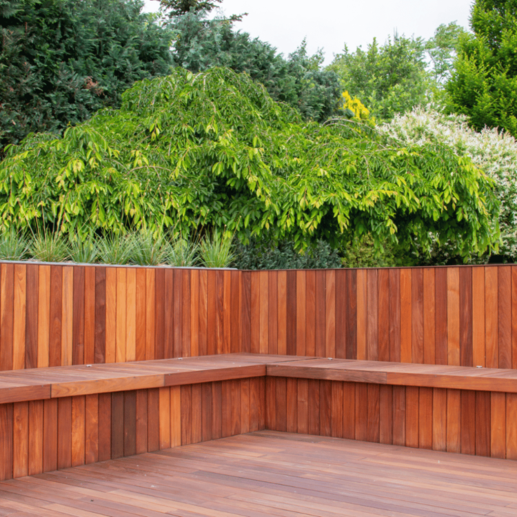 Hardhout: alles over het gebruik van hardhout in je tuin