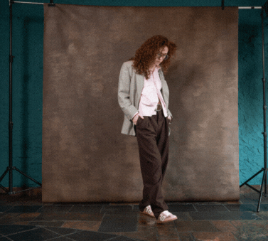 bewegend beeld van dame met back 70 shoes
